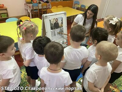 Детский сад №34 В средней группе №18 была проведена беседа посвящённая дню рождения И.И. Шишкина.