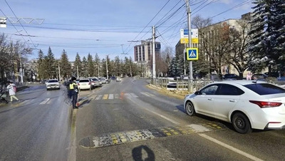 Девушка попала в больницу после наезда иномарки в Ставрополе