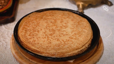 Зелёные блины и десерт с мороженым к Масленице: рецепты от шефа Андрея Коваленко