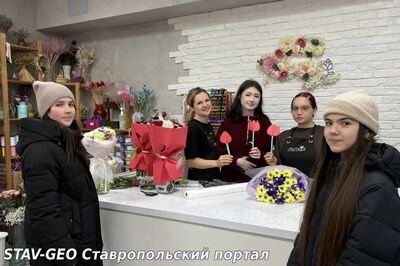 МБОУ СОШ №25 Обучающиеся школы приняли участие в акции В праздник мама — на работе!