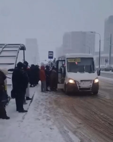 Из-за снегопада в Ставрополе перегружены остановки в юго-западном районе.