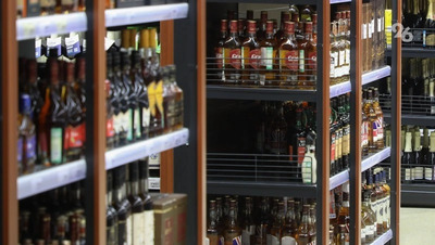 Житель Кировского округа вынес под одеждой несколько бутылок текилы из магазина