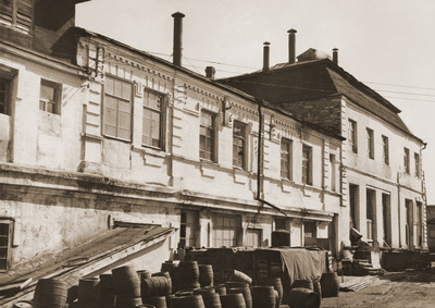 16 марта 1911 года на пивоваренном заводе на Ставрополе был установлен мотор мощностью в 35 лошадиных сил, работавший на газе