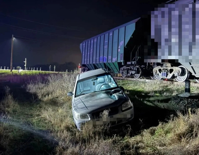 На Ставрополье поезд столкнулся с легковушкой