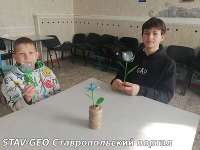 В Доме культуры х. Нижнерусского состоялся мастер-класс «Цветок роза»