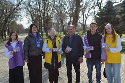 Волонтёры отряда «Феникс» провели яркую и важную акцию под названием «Мы выбираем жизнь!»