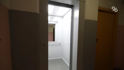 Россиянам рассказали, куда жаловаться на отсутствие уборки в подъезде