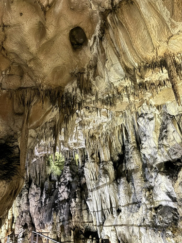 Большая Азишская пещера: подземный мир в недрах горы