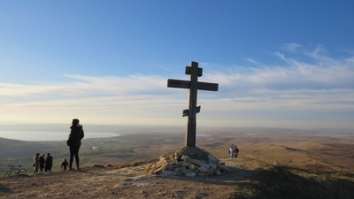 Крест на Беспутской поляне: памятник или охранный знак у Ставрополя