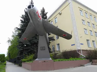 Монумент «Самолёт» в Ставрополе: МиГ-17 на перекрёстке Ленина и Ломоносова