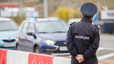 В Пятигорске автоинспекторы зарядили аккумулятор заглохшей на трассе машине