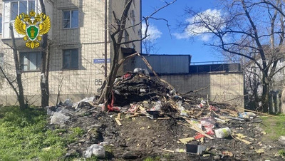 В центре Ставрополя ликвидировали свалку во дворе дома по требованию прокурора