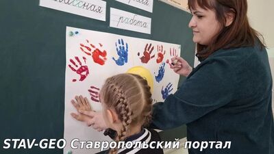 Атмосфера в школе: смех, солнце и добрые улыбки