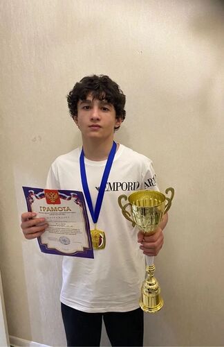 Ученик 8 «В» класса Темирлан Кулиев выиграл турнир по греко-римской борьбе