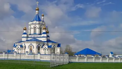 В Сотниковском завершили первый этап благоустройства у храма