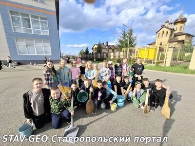 В МБОУ СОШ №20 прошёл субботник