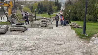 На Ставрополье ремонтируют лестницу на площади Ленина