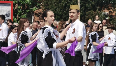 Более 800 жителей города Ипатово станцевали «Вальс Победы»