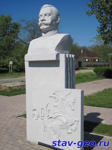Бюст С. М. Будённого в Будённовске