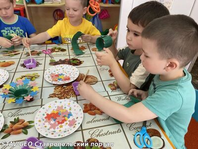 МБДОУ Детский сад 34 В средней группе №18 прошло занятие по знакомству с озеленением