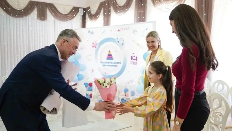 Губернатор Ставрополья пообщался с детсадовцами — участниками парада Победы