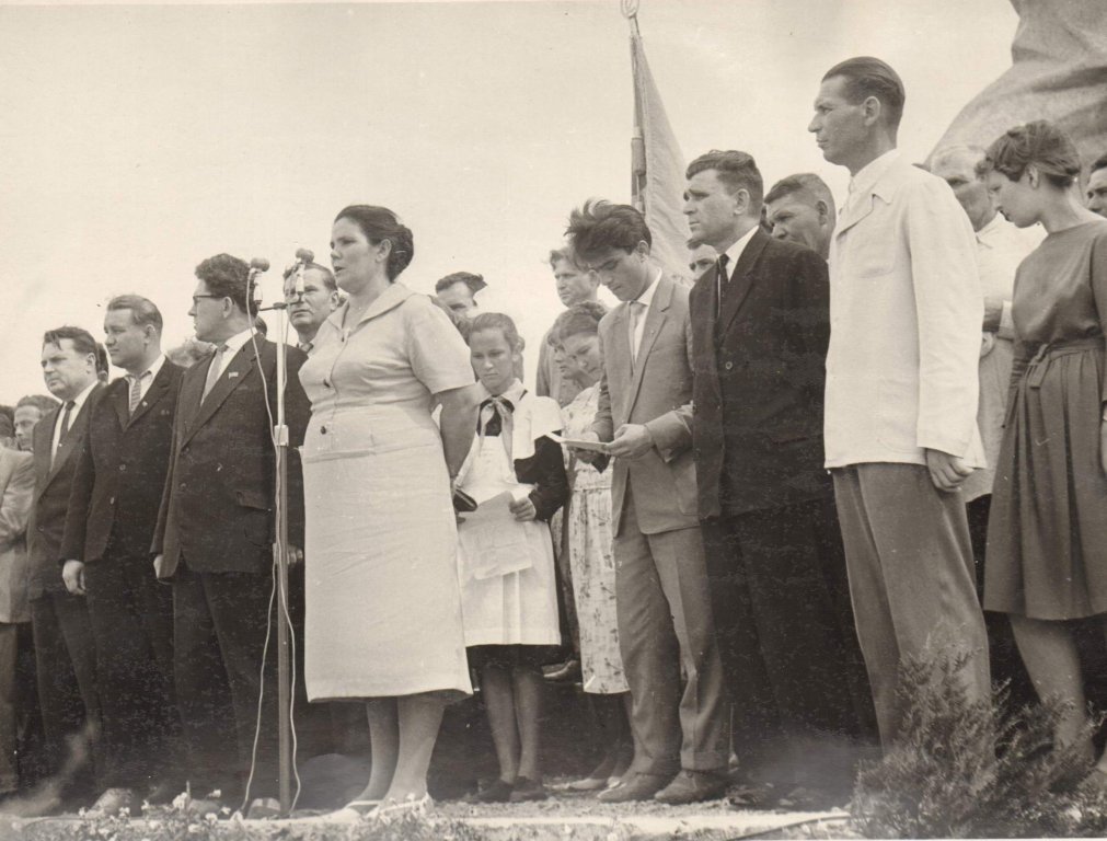 26 мая 1963 года в селе Величаевском открыли памятник героям-подпольщикам