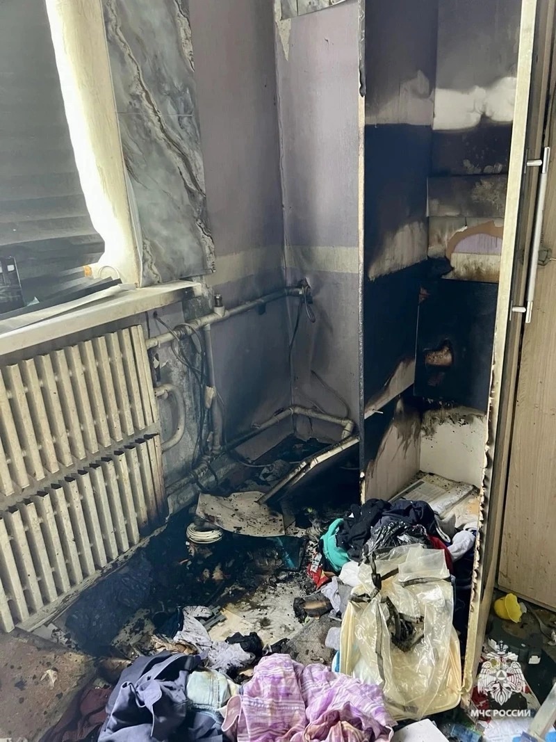 Мальчик поджог зажигалкой шкаф в квартире в Минводах и получил ожог уха