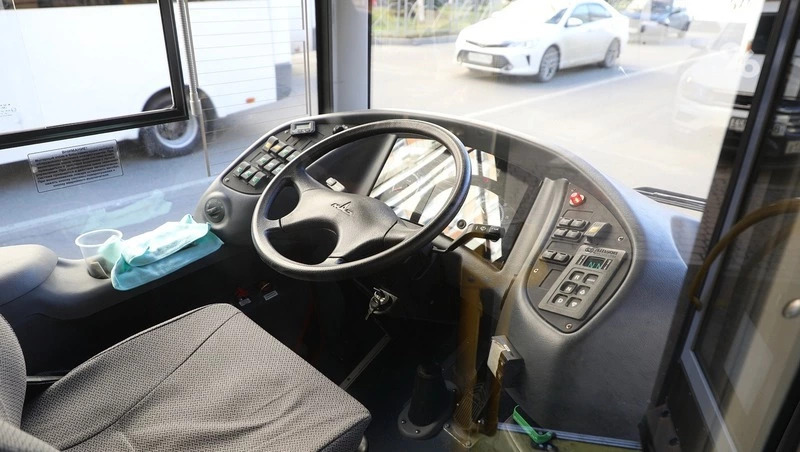 В Астрахани всё больше женщин садятся за руль автобусов