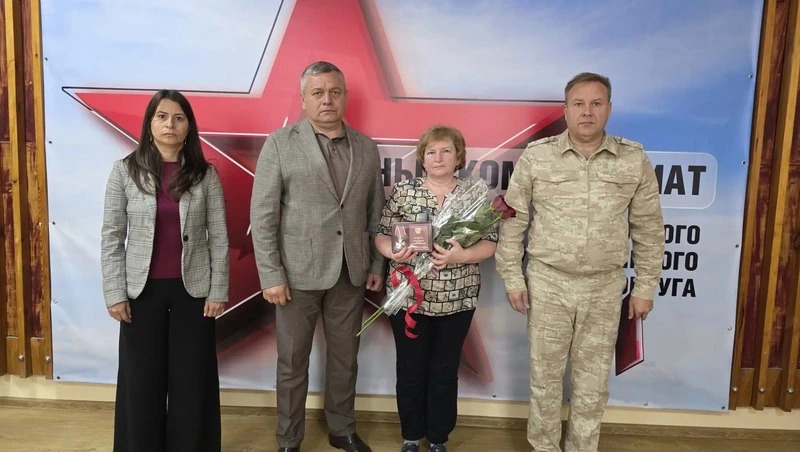 В Предгорном округе семьям погибших героев СВО передали государственные награды