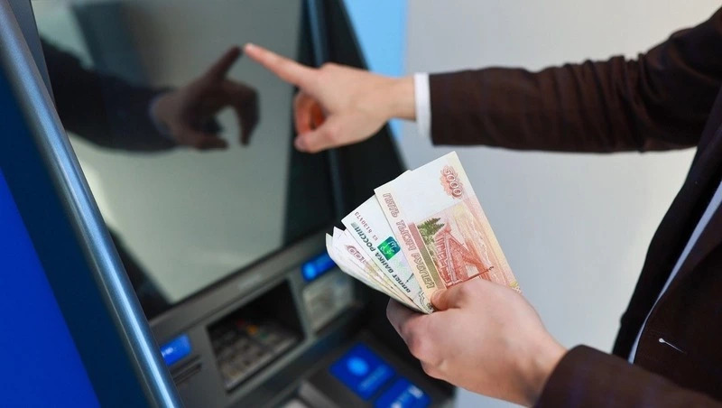 Россияне вместо займов МФО стали брать «зарплату по требованию»