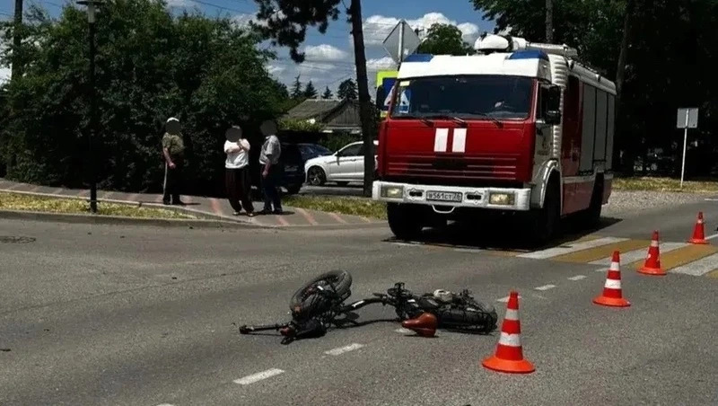 В Кировском округе машина насмерть сбила подростка на электровелосипеде