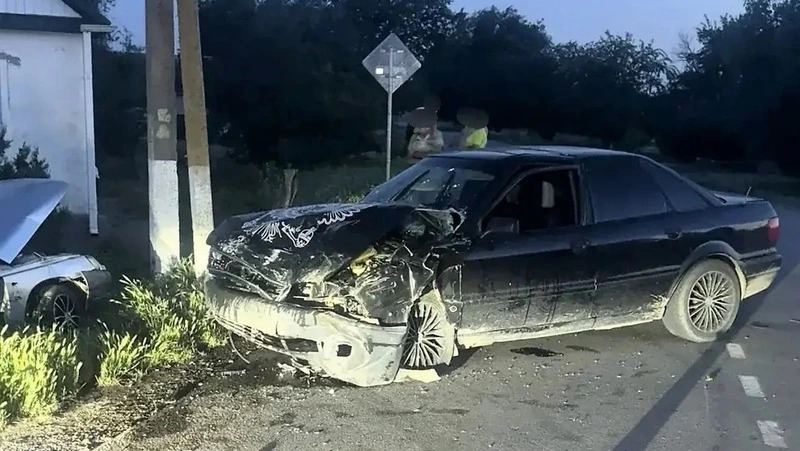Два ребёнка и один взрослый получили травмы в аварии на Ставрополье