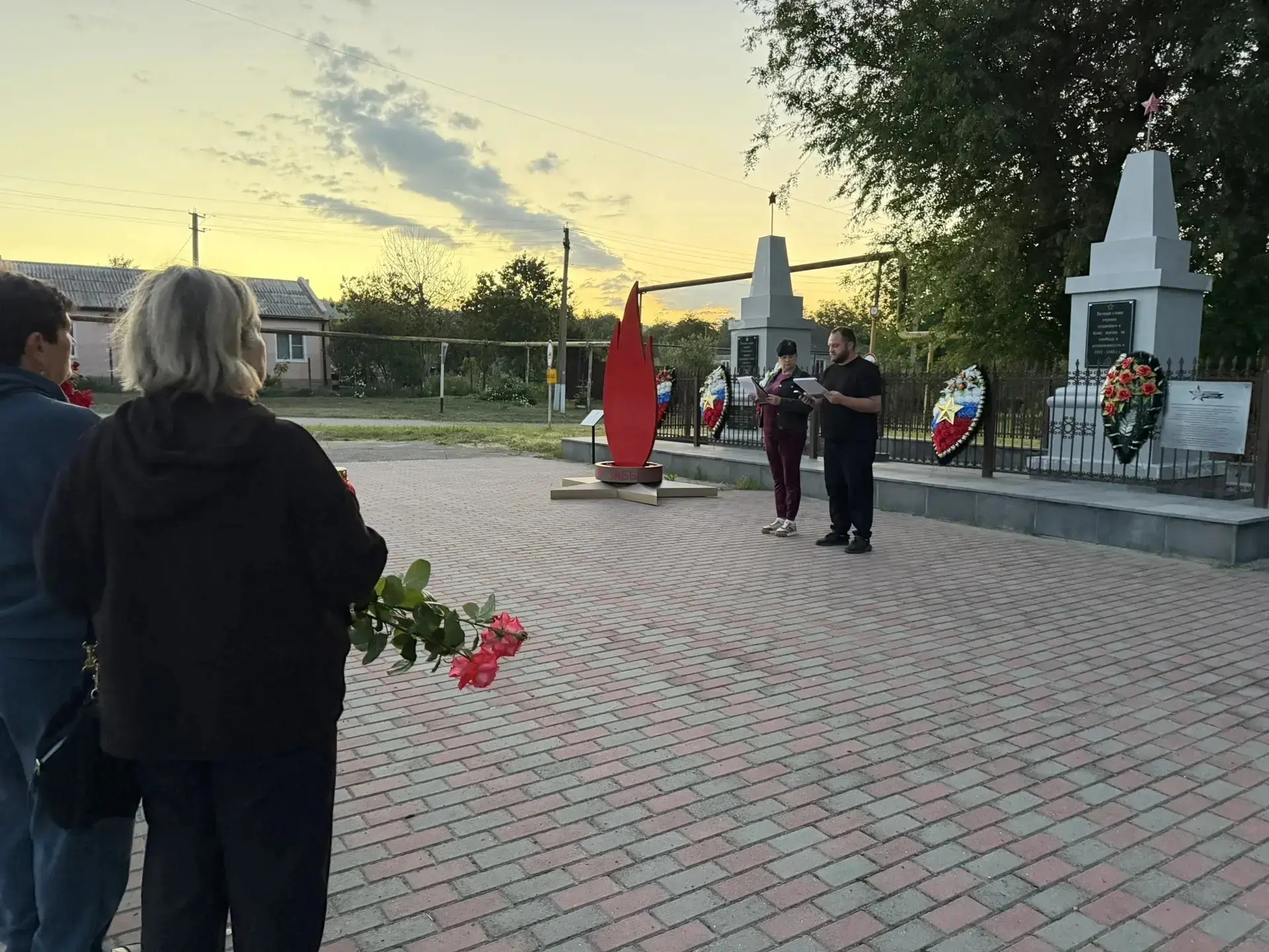 Митинг в Крымгиреевском: память о войне почтили у памятника