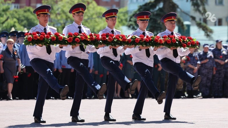 В День памяти и скорби в Ставрополе возложили цветы к Вечному огню