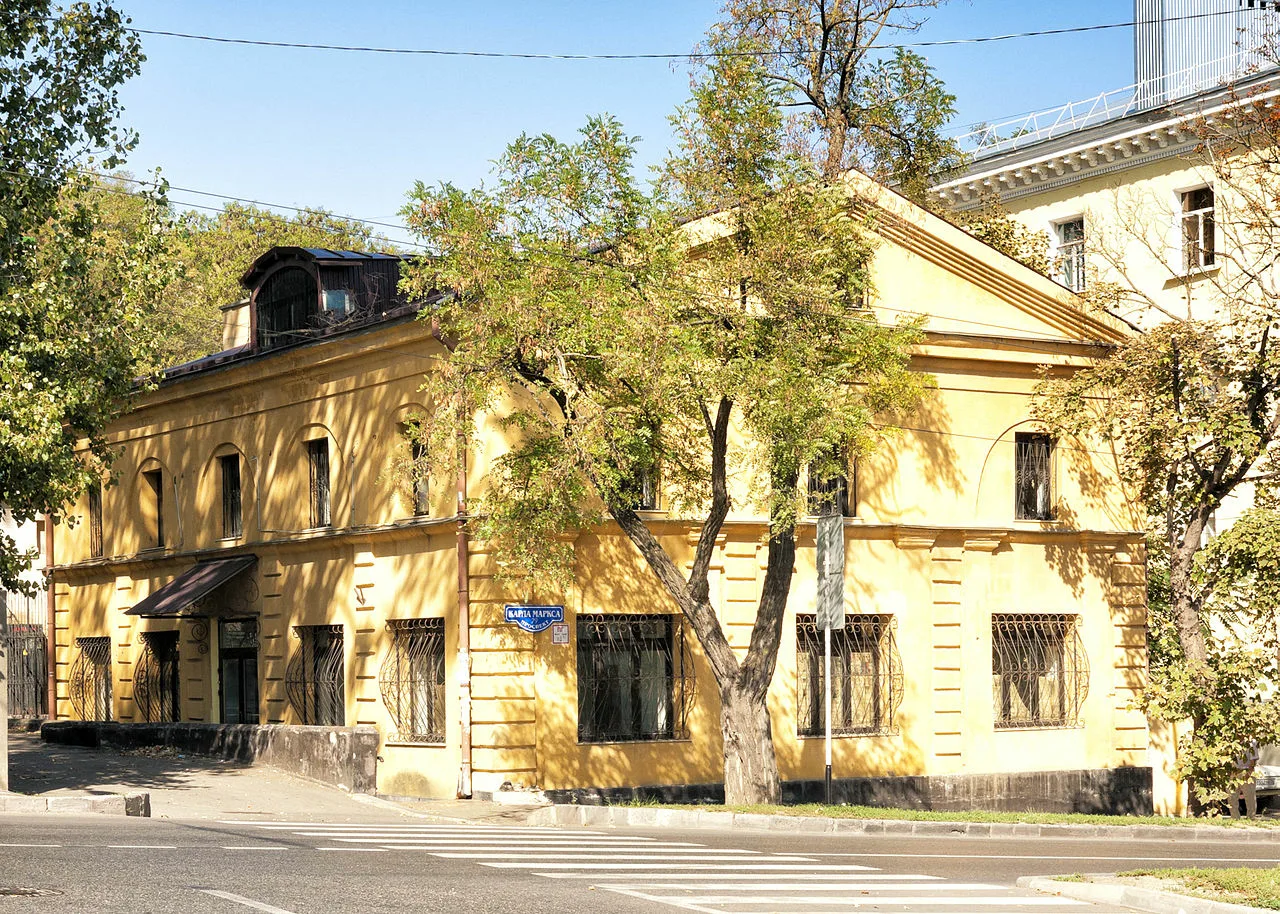 Гостиный двор в Ставрополе: Маркса, 79 — история XIX века