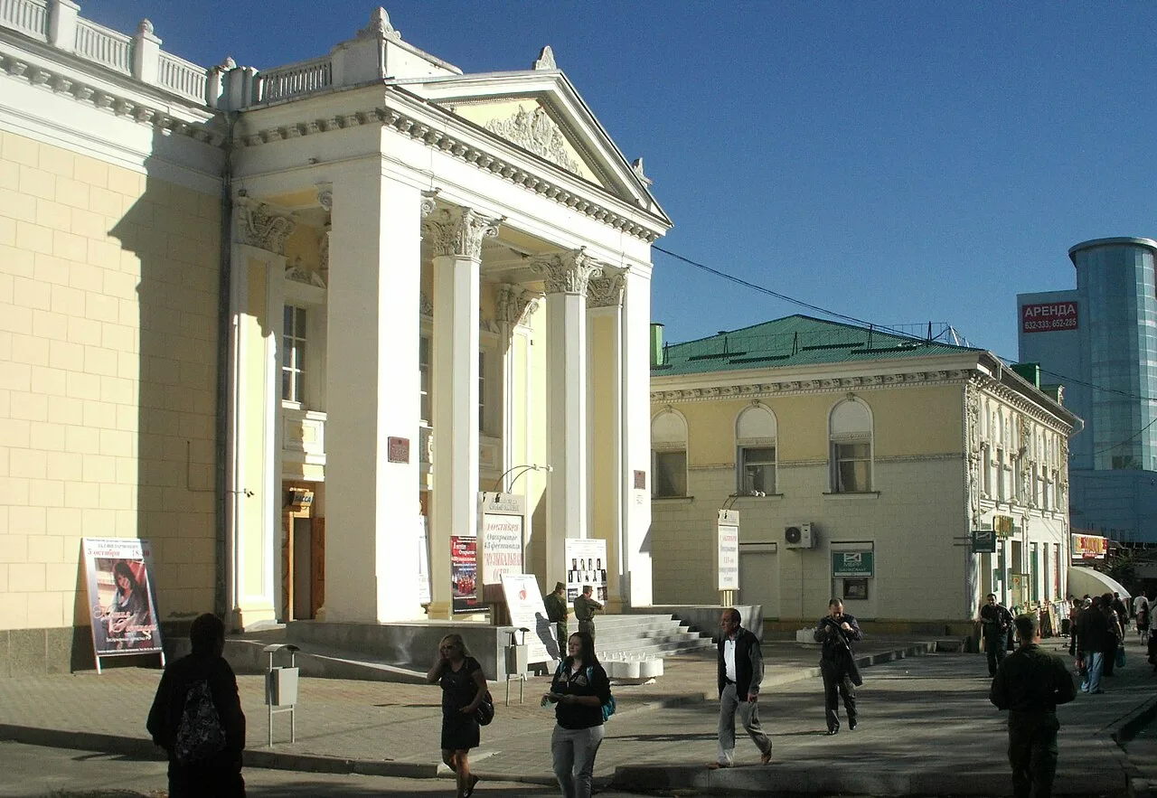 Ставрополь: театр братьев Меснянкиных «Пассаж» — история в камне