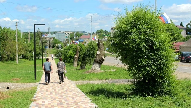 В селе Александровском открыли новую пешеходную зону по нацпроекту