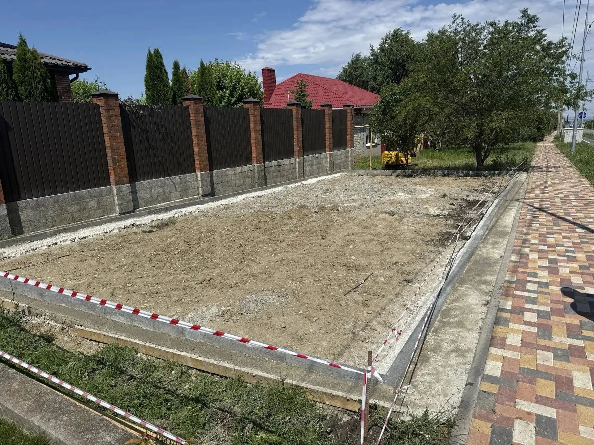Обновляем дворовые территории и детские площадки по всему городу