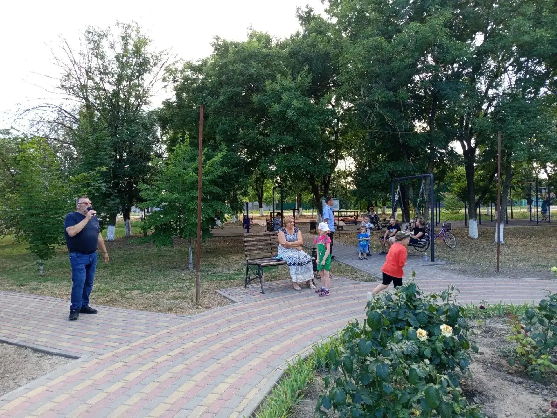 В парке села Орловка прошёл музыкально-развлекательный вечер «Планета под названием Юность»