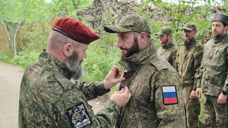 Заместитель главы Ессентуков получил казачью медаль «За участие в СВО»