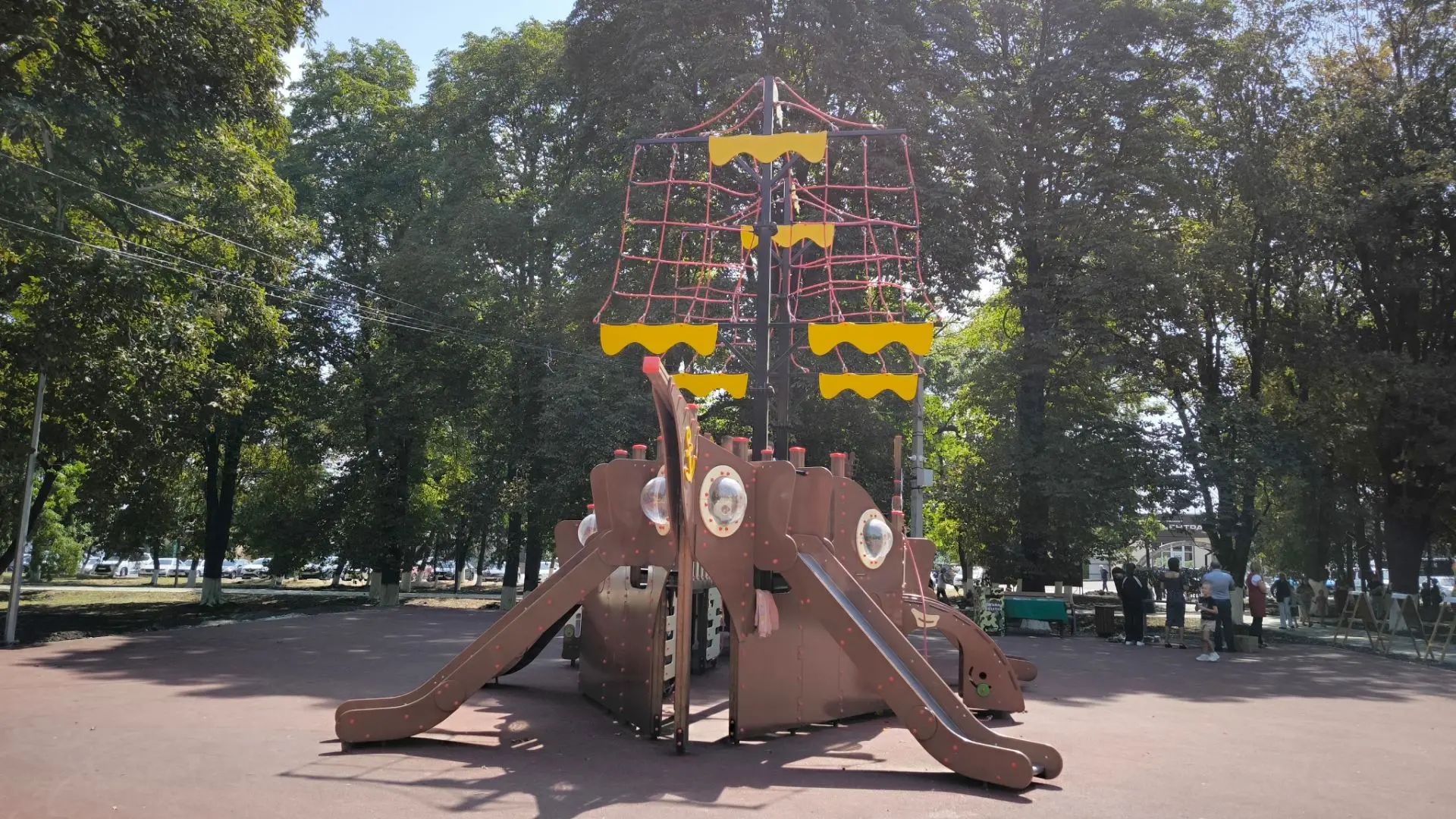 Боргустанская: в новом парке добавят скамейки и урны