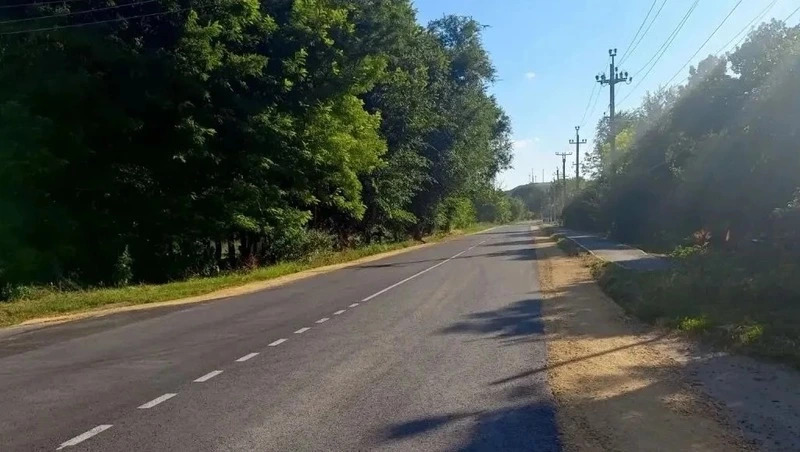 2,1 км дороги в селе Петровского округа заасфальтировали