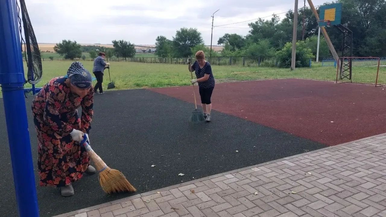 Субботники в Новоселицком округе: улицы стали чище