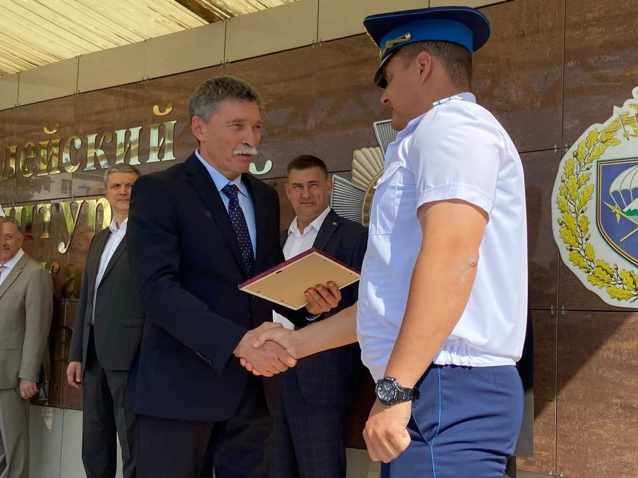 Ставрополь: власти поздравили десантников с Днем ВДВ