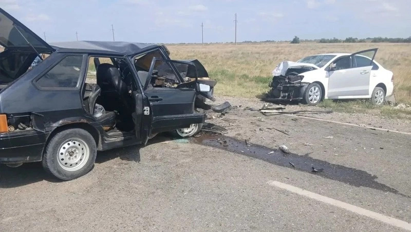На Ставрополье в лобовом столкновении легковушек пострадали шесть человек