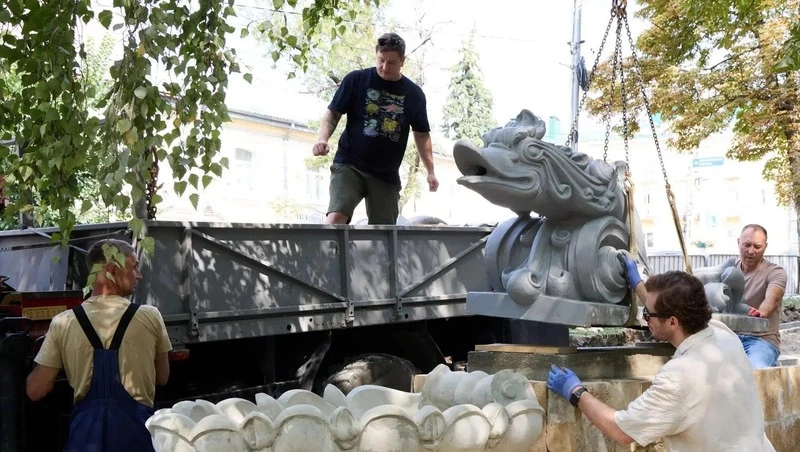 В Ставрополе возвращают на место скульптуры декоративной стенки «Дельфины»