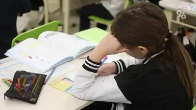 Российский врач предупредила о рисках недосыпа у школьников после каникул
