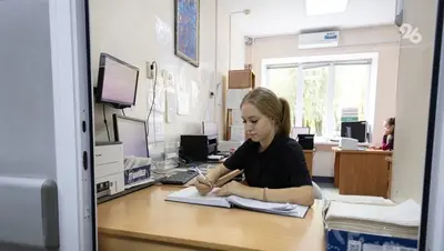 Россияне могут получить дополнительные пенсионные баллы за время ухода за детьми