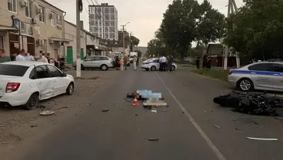Мотоциклиста насмерть сбила «Лада» при повороте налево в Невинномысске