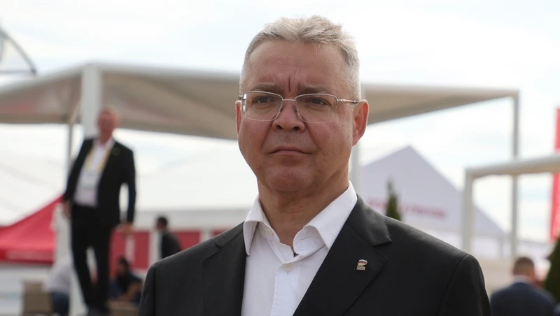 Глава Ставрополья Владимир Владимиров проводит прямую линию
